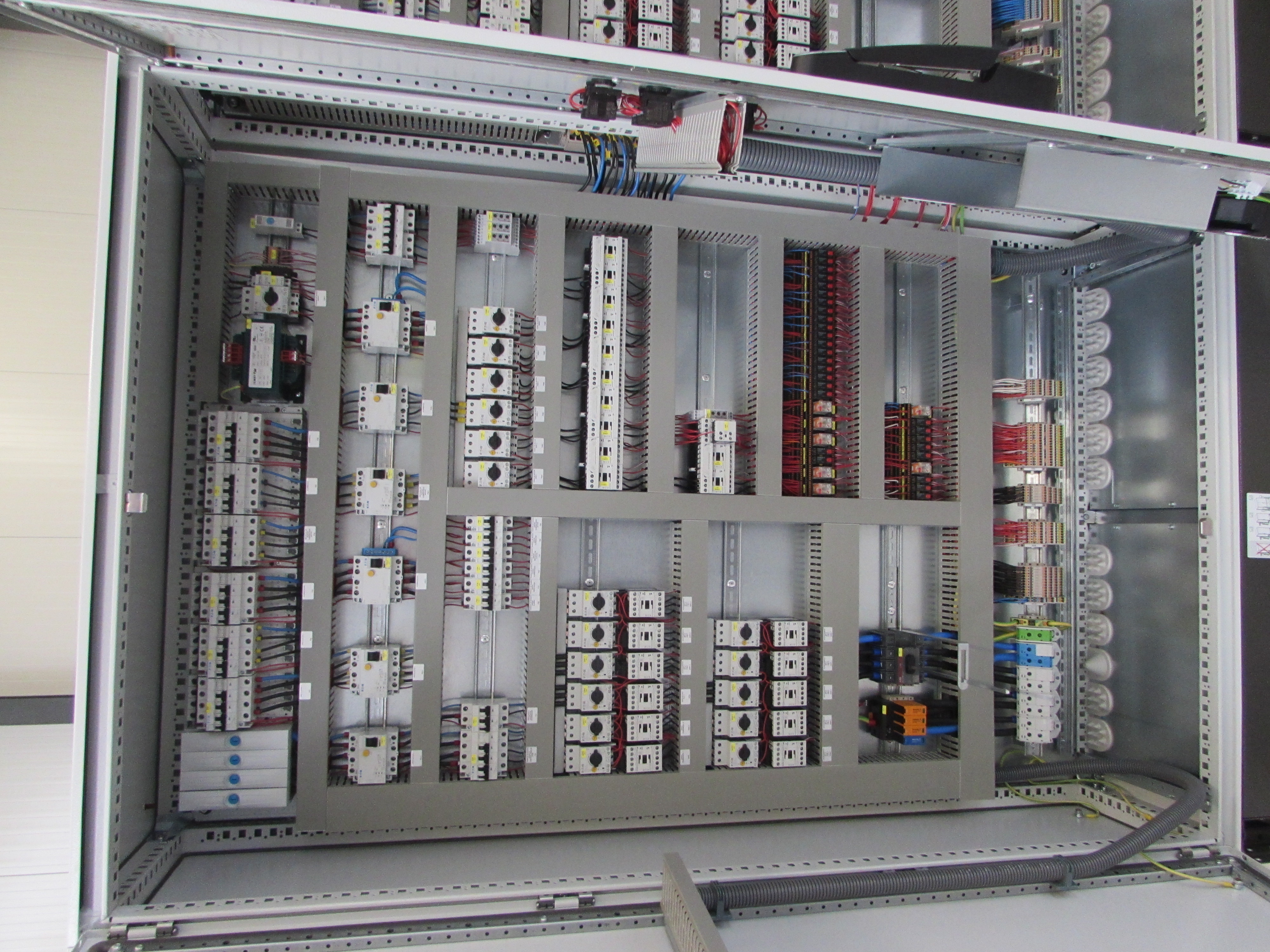 Control cabinet Guillen Utiel house F